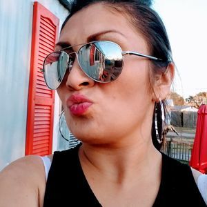 Meet your Posher, Roxanne